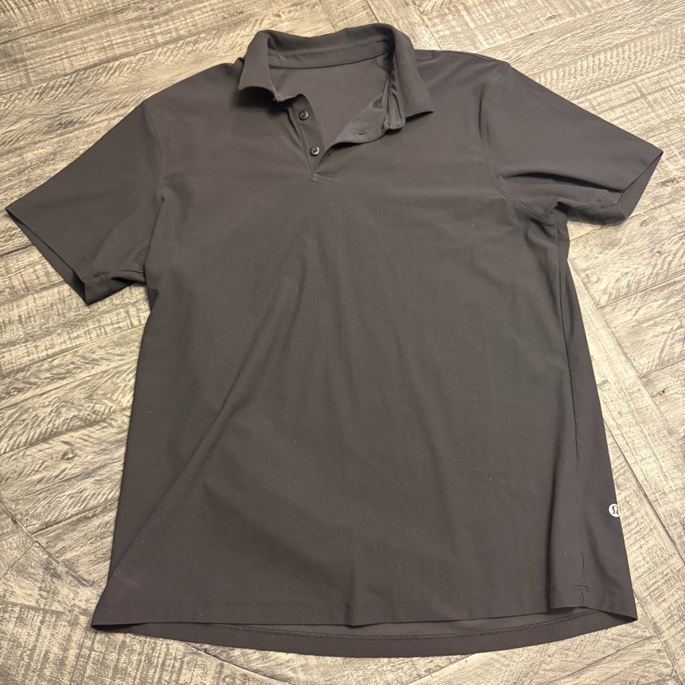 Men's LuLulemon Black Polo shirt fits large‎